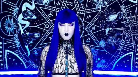 caroline online show from December 2025 01:13:01 AM