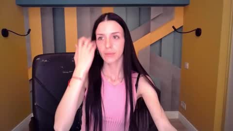 Snapshot of noirdiva chatting on April 2026 05:54:01 AM NoirDiva online show from April 2026 05:54:01 AM
