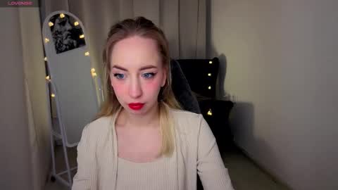 Isabelle online show from March 2026 09:42:01 PM