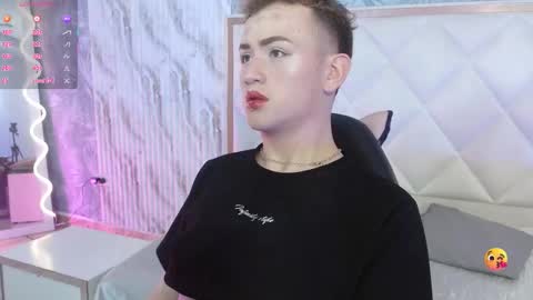 nooah_tay online show from January 2026 03:23:02 AM