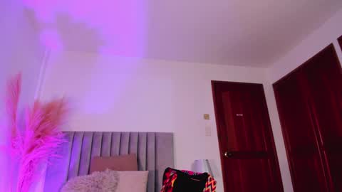 Nora Da Silva online show from January 2025 06:35:02 AM