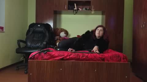 QueenManifest online show from November 2025 07:29:01 PM