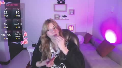 Nora online show from February 2025 06:37:01 PM