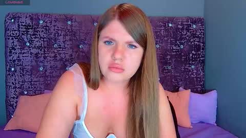 Nora online show from February 2025 10:18:01 PM