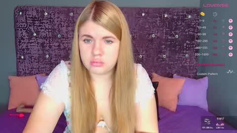 Nora online show from November 2025 01:51:02 AM