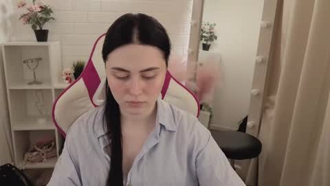 Nora online show from April 2026 05:24:01 AM