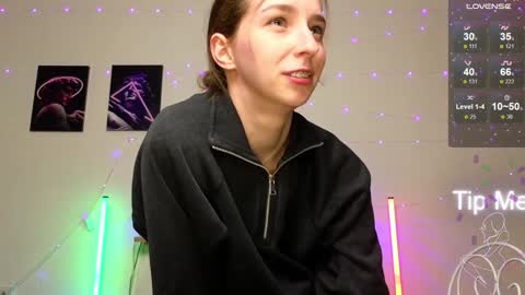 Hello My name is Helene NTMU  Finger up if u like what u see online show from February 2025 05:09:01 PM