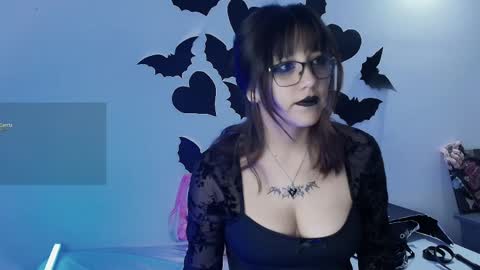 Snapshot of notre_dame1 chatting on April 2026 12:21:01 PM Notre online show from April 2026 12:21:01 PM