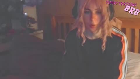 Lucy online show from December 2025 10:03:01 PM