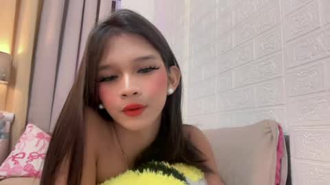Snapshot of nova_licious chatting on May 2026 12:35:02 PM nova_licious online show from May 2026 12:35:02 PM