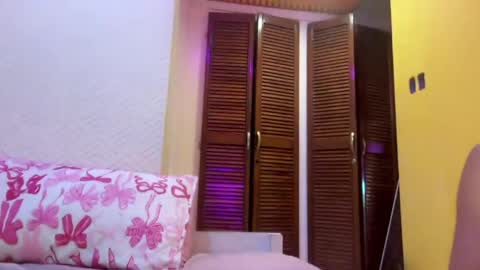 Snapshot of nova_licious chatting on May 2026 03:41:01 PM nova_licious online show from May 2026 03:41:01 PM