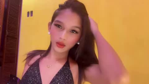 Snapshot of nova_licious chatting on May 2026 03:43:01 PM nova_licious online show from May 2026 03:43:01 PM