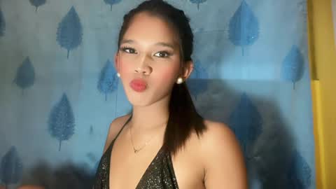 Snapshot of nova_licious chatting on June 2026 04:17:02 AM nova_licious online show from June 2026 04:17:02 AM