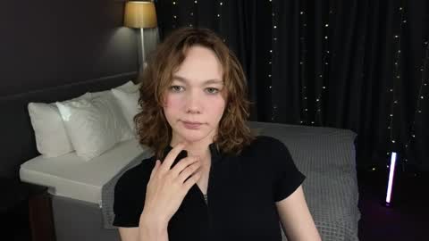 Snapshot of novaeva_ chatting on June 2026 12:01:02 AM Eva online show from June 2026 12:01:02 AM