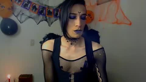Nova...  online show from October 2025 10:53:02 PM