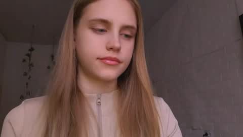 Mia Blake online show from April 2026 12:11:02 PM