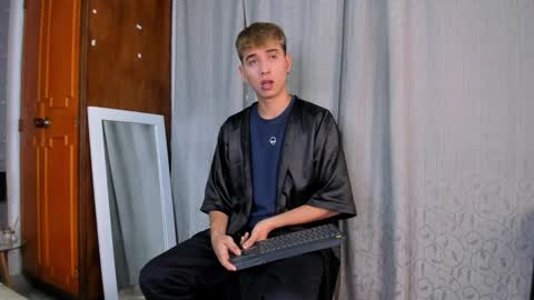 NovayBrian online show from January 2025 04:37:02 AM