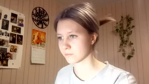 Sari  It is my first day  online show from February 2026 03:24:01 PM