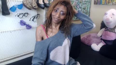 Snapshot of nubiangiggles chatting on May 2026 09:03:01 AM Nubiangiggles online show from May 2026 09:03:01 AM