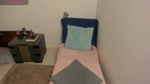 nuit_rose online show from October 2025 02:12:02 AM