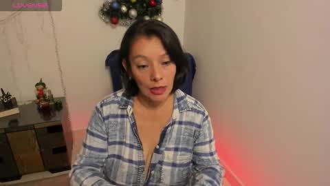 nuit_rose online show from December 2025 02:05:02 AM