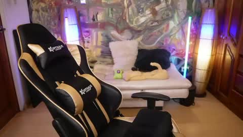 Snapshot of nurse_squirt chatting on May 2026 01:44:01 AM Claudia online show from May 2026 01:44:01 AM