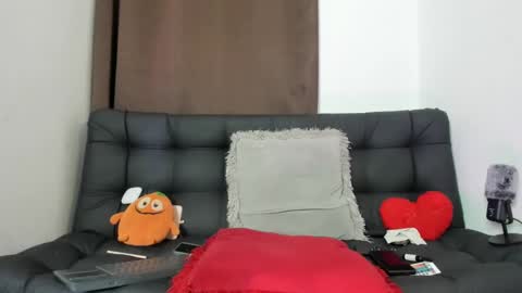 Nia online show from February 2025 07:20:01 AM