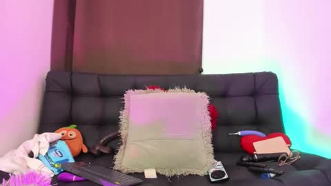 Nia online show from March 2025 03:17:01 AM