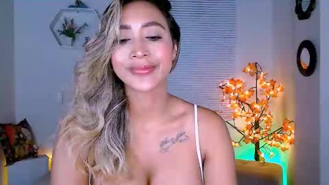 Snapshot of nycole_1988 chatting on December 2024 04:53:01 AM Nycole online show from December 2024 04:53:01 AM