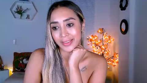 Snapshot of nycole_1988 chatting on December 2024 05:49:02 AM Nycole online show from December 2024 05:49:02 AM