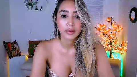 Snapshot of nycole_1988 chatting on December 2024 02:34:02 AM Nycole online show from December 2024 02:34:02 AM