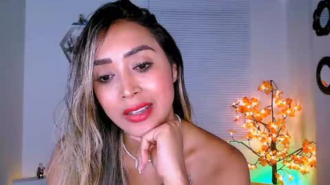 Snapshot of nycole_1988 chatting on December 2024 05:14:02 AM Nycole online show from December 2024 05:14:02 AM