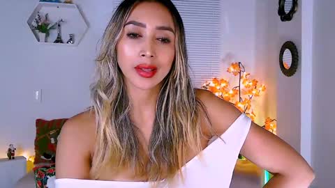 Snapshot of nycole_1988 chatting on December 2024 02:39:01 AM Nycole online show from December 2024 02:39:01 AM