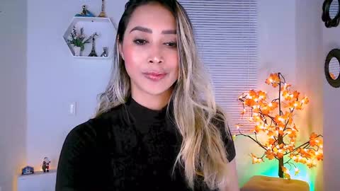 Snapshot of nycole_1988 chatting on December 2024 11:31:01 PM Nycole online show from December 2024 11:31:01 PM