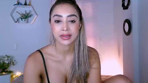 Snapshot of nycole_1988 chatting on February 2025 02:26:02 PM Nycole online show from February 2025 02:26:02 PM
