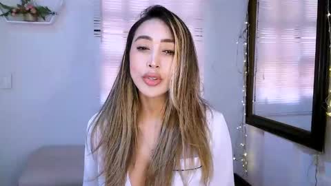 Snapshot of nycole_1988 chatting on September 2025 04:18:01 PM Nycole online show from September 2025 04:18:01 PM