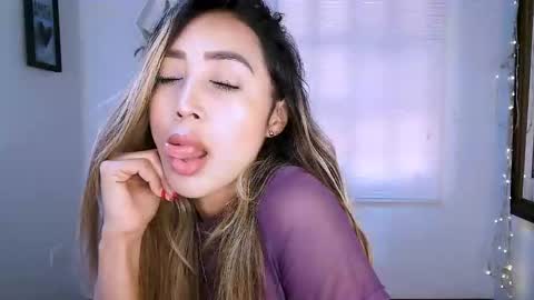 Snapshot of nycole_1988 chatting on September 2025 03:03:01 PM Nycole online show from September 2025 03:03:01 PM