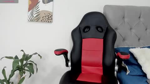 Nyra online show from February 2026 07:54:02 PM