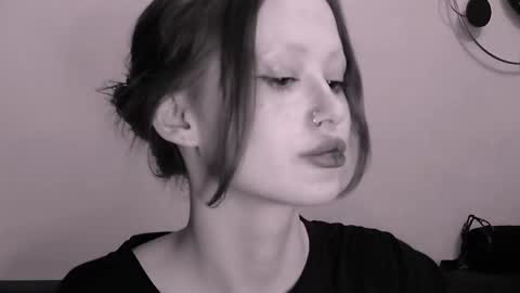 nyra_thira online show from April 2026 04:00:02 PM