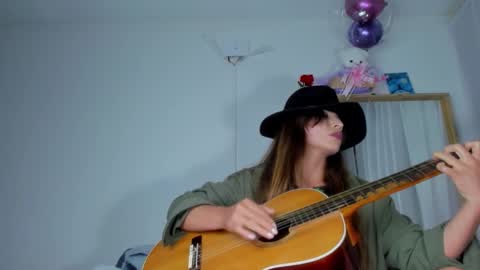 Laura nyu online show from November 2025 10:45:01 PM