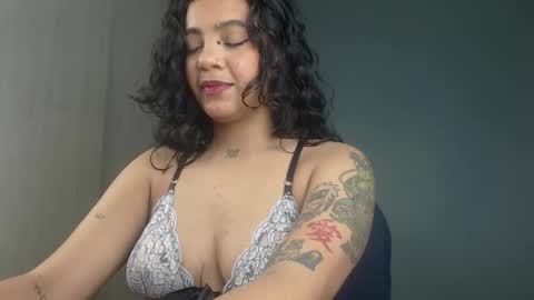 Vale online show from November 2025 12:10:02 AM