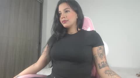 Snapshot of obeyval chatting on May 2026 07:02:02 AM Vale online show from May 2026 07:02:02 AM