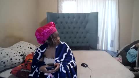 Snapshot of obsessedmimi chatting on May 2026 05:12:01 AM obsessedmimi online show from May 2026 05:12:01 AM