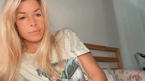 hi im Janasmall boobs big heart  warm pussy  online show from April 2026 09:46:02 AM
