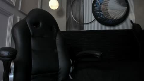 independent model online show from December 2024 11:22:02 AM