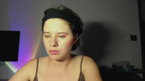 Evie online show from April 2026 03:15:02 PM