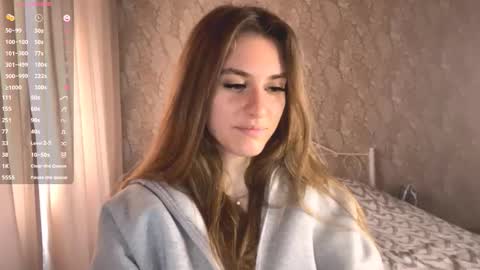 Mia online show from September 2025 08:27:01 AM