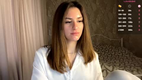 Mia online show from December 2025 09:38:01 AM