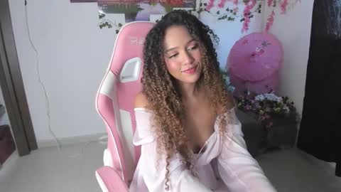 Snapshot of odette_ornela chatting on November 2025 09:06:01 PM Odette online show from November 2025 09:06:01 PM