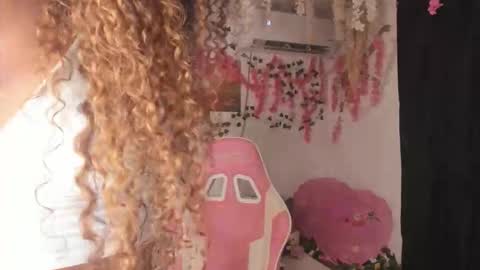 Snapshot of odette_ornela chatting on November 2025 11:36:02 PM Odette online show from November 2025 11:36:02 PM